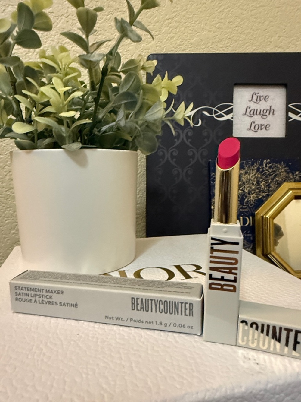 Beautycounter Statement Maker Satin Lipstick Electric Vivid Pink NIB